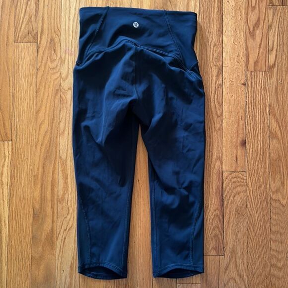 Lululemon sz 4 Train Times Crop (17" )
Nocturnal Teal excellent pre owned cond - Picture 3 of 13